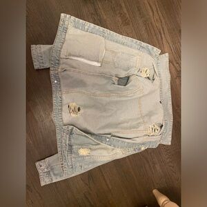 Light wash new denim jacket. no tag but never worn
